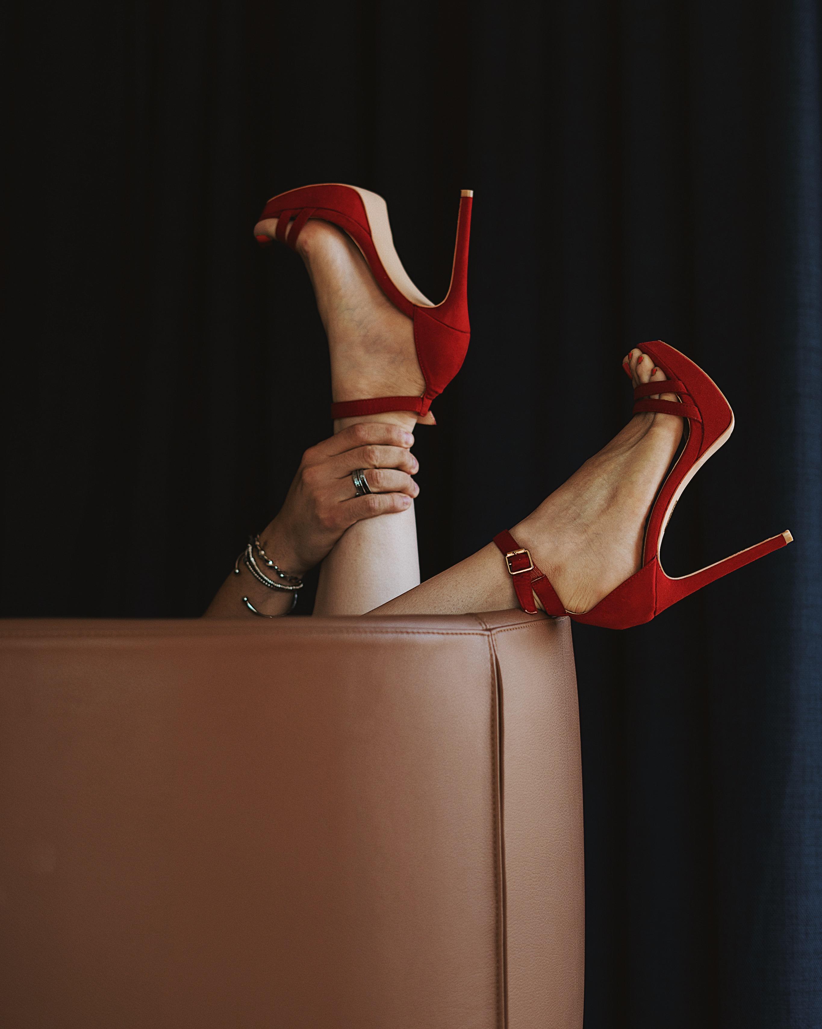 Gatsby Athens Hotel Kültér fotó A woman wearing red high-heeled shoes