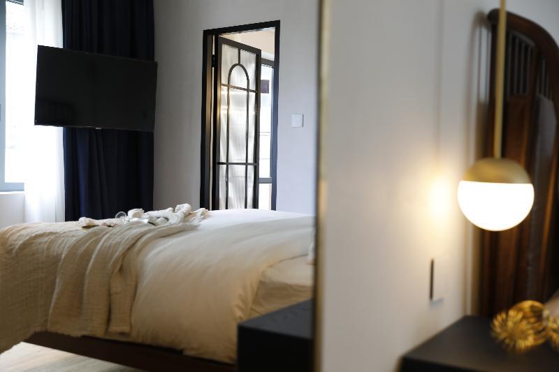 Gatsby Athens Hotel Kültér fotó A room at the hotel