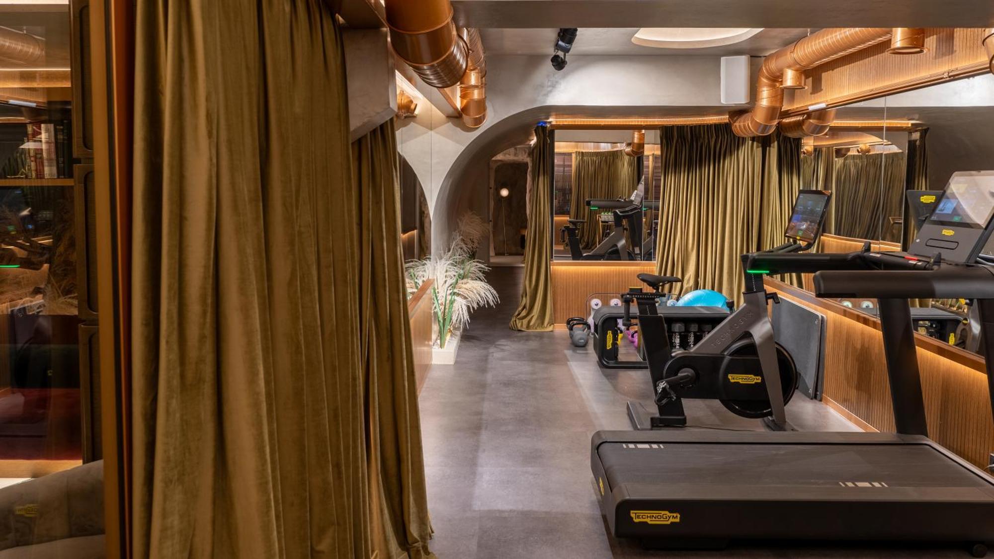 Gatsby Athens Hotel Kültér fotó The gym at The Dorchester